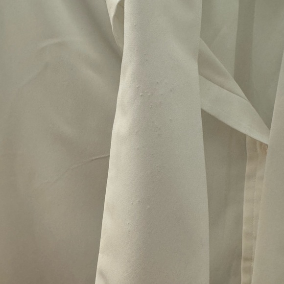 Vintage white bow blouse in silky fabric, size medium - Picture 5 of 5